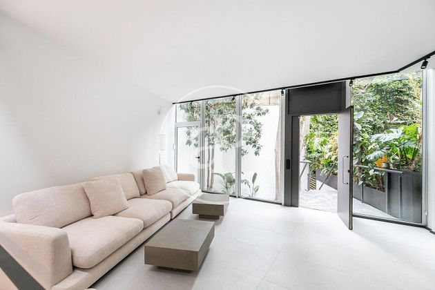 Foto 1 de Venta de casa en Vila de Gràcia de 2 habitaciones con terraza y jardín