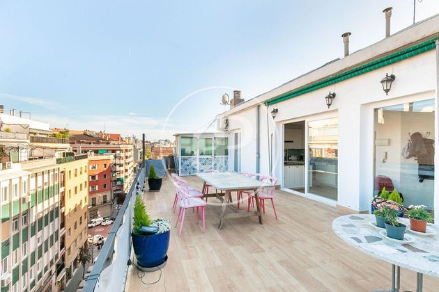 Foto 2 de Pis en venda a Hostafrancs de 3 habitacions amb terrassa i garatge