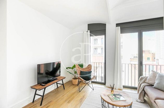 Foto 2 de Pis en venda a El Poble Sec - Parc de Montjuïc de 3 habitacions amb balcó i aire acondicionat