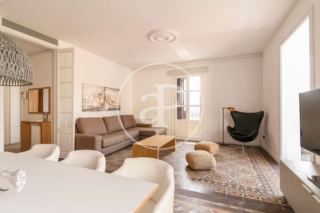 Foto 1 de Pis en lloguer a El Raval de 2 habitacions amb mobles i balcó