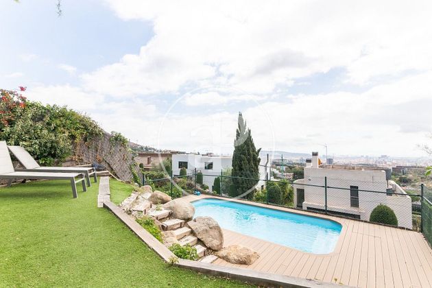 Foto 1 de Casa en lloguer a Ciutat Diagonal - La Miranda - La Mallola de 5 habitacions amb terrassa i piscina