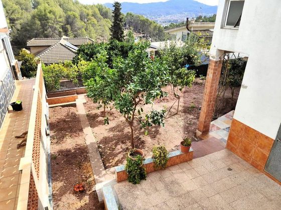 Foto 2 de Chalet en venta en Pallejà de 3 habitaciones con terraza y garaje