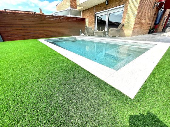 Foto 1 de Casa en venda a Roc Blanc de 3 habitacions amb terrassa i piscina