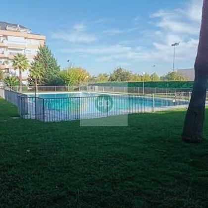 Foto 1 de Piso en venta en Maria Auxiliadora - Barriada LLera de 2 habitaciones con terraza y piscina