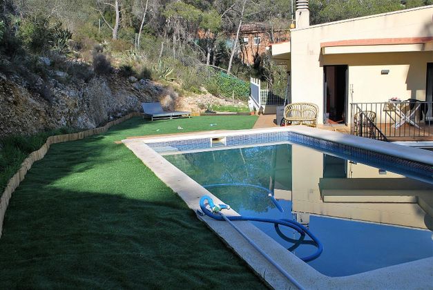 Foto 1 de Venta de casa en Mas Trader-Corral D’En Tort-Corral D’En Cona de 7 habitaciones con terraza y piscina