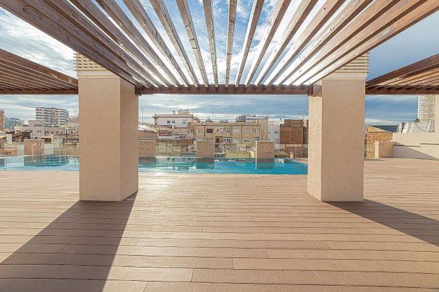 Foto 2 de Pis en venda a Centre - Hospitalet de Llobregat, L´ de 3 habitacions amb terrassa i piscina