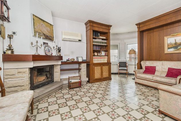 Foto 1 de Casa en venda a Olesa de Montserrat de 3 habitacions amb terrassa i garatge