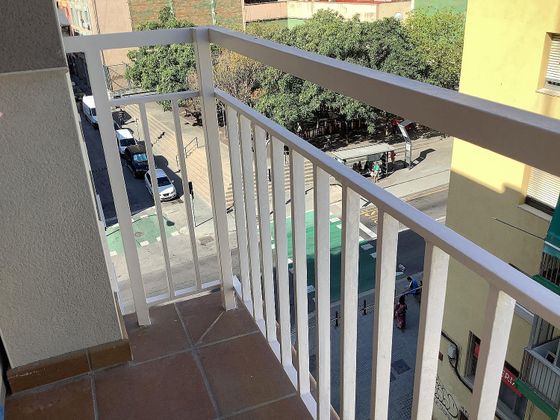 Foto 1 de Venta de piso en Montigalà -Sant Crist de 2 habitaciones con balcón y calefacción