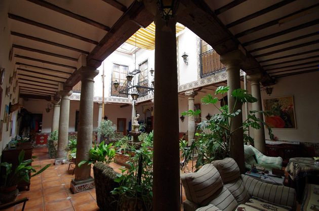Foto 1 de Casa adossada en venda a Baeza de 20 habitacions amb jardí i balcó
