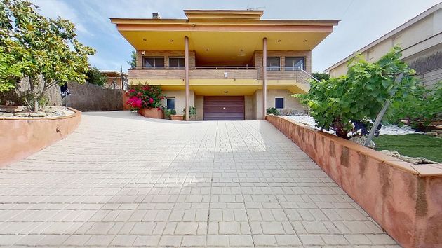 Foto 1 de Casa en venda a Abrera de 4 habitacions amb terrassa i piscina