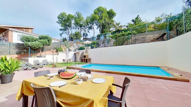Foto 2 de Venta de casa en Abrera de 4 habitaciones con terraza y piscina