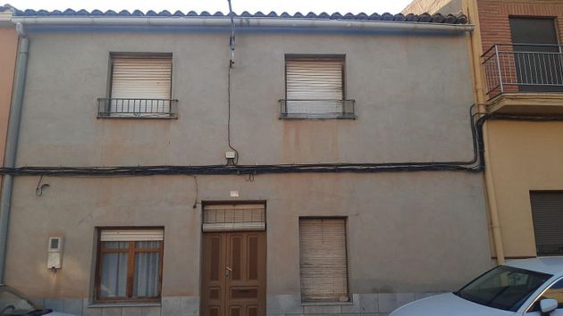 Foto 1 de Venta de casa en Montealegre del Castillo de 5 habitaciones y 347 m²