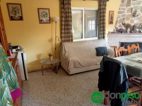 Foto 2 de Chalet en venta en Palma de Gandía de 4 habitaciones con piscina y jardín