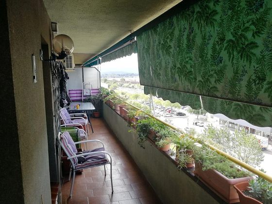 Foto 2 de Pis en venda a Espronceda - Campoamor - Santa Pau de 4 habitacions amb terrassa i aire acondicionat