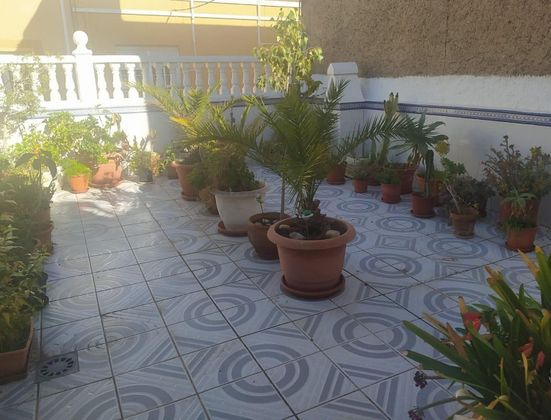 Foto 1 de Venta de casa en Los Molinos - Villa Blanca de 4 habitaciones con terraza