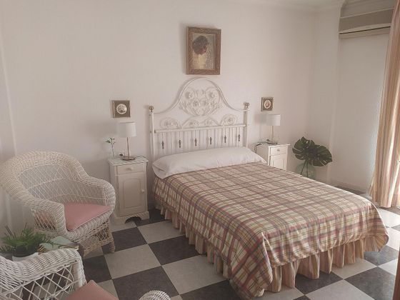 Foto 2 de Venta de casa en Los Molinos - Villa Blanca de 4 habitaciones con terraza