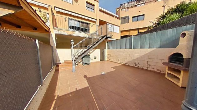 Foto 1 de Casa en venda a Olesa de Montserrat de 4 habitacions amb terrassa i garatge