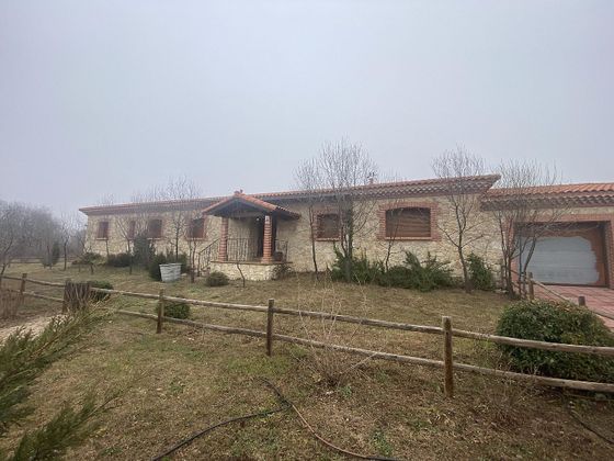 Foto 1 de Casa rural en venda a Pelayos del Arroyo de 4 habitacions amb garatge i jardí