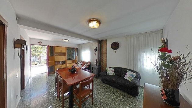 Foto 1 de Casa en venda a Torrelles de Foix de 4 habitacions amb terrassa i garatge