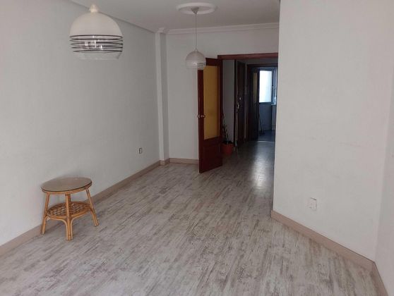 Foto 2 de Pis en lloguer a Centro - Cáceres de 3 habitacions amb balcó i ascensor