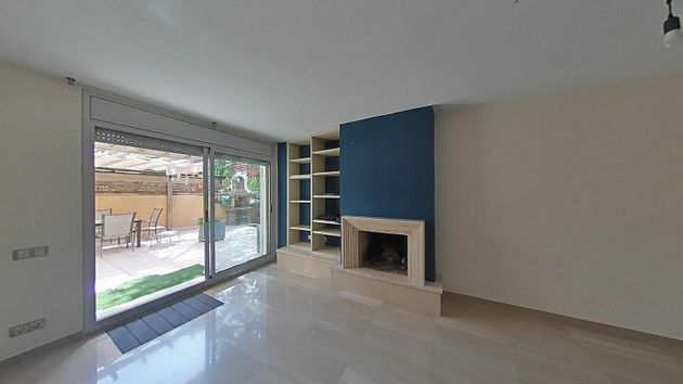 Foto 2 de Pis en venda a La Font d'en Fargues de 4 habitacions amb terrassa i garatge