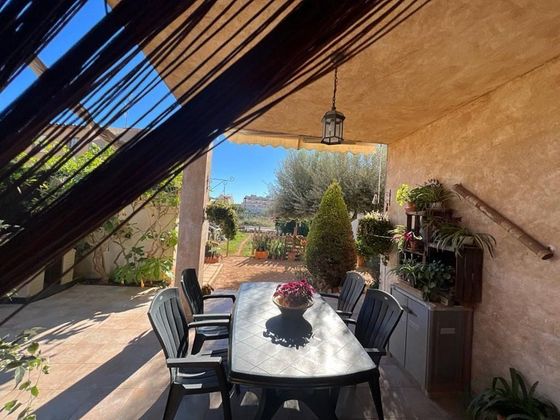 Foto 2 de Casa adossada en venda a calle De la Caragola de 4 habitacions amb terrassa i jardí