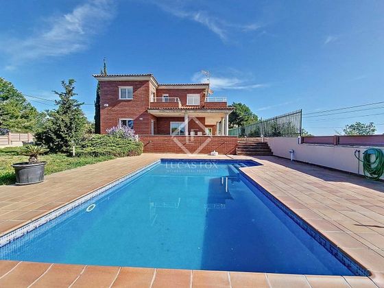 Foto 2 de Venta de casa en Valldemar - Montmar de 4 habitaciones con terraza y piscina