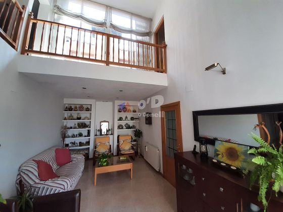 Foto 1 de Venta de casa en Centre - Sant Boi de Llobregat de 5 habitaciones con terraza y aire acondicionado