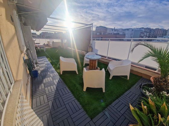 Foto 1 de Àtic en venda a Vinyets - Molí Vell de 3 habitacions amb terrassa i balcó