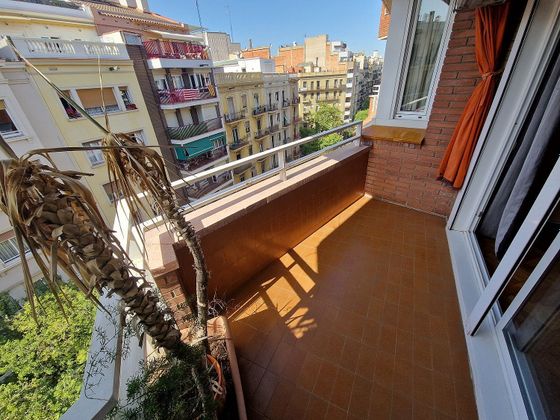 Foto 2 de Piso en venta en La Nova Esquerra de l'Eixample de 4 habitaciones con balcón y aire acondicionado
