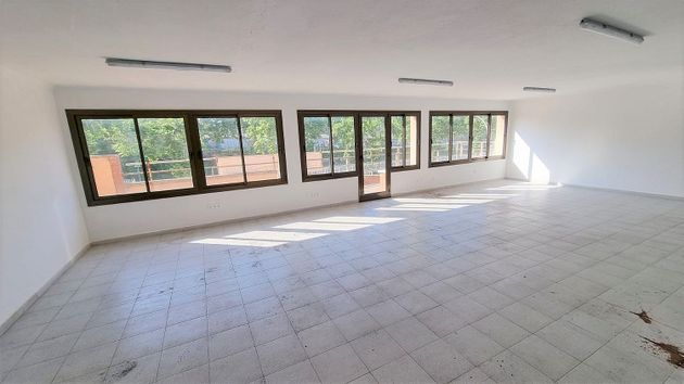 Foto 2 de Oficina en venda a Parets del Vallès amb terrassa