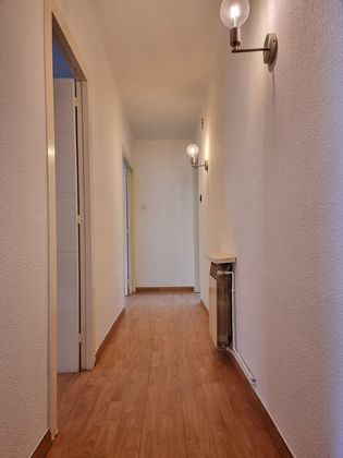 Foto 1 de Pis en venda a Llagosta, La de 4 habitacions amb balcó i aire acondicionat