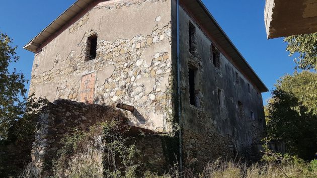Foto 1 de Venta de casa rural en Besalú de 2 habitaciones y 300 m²