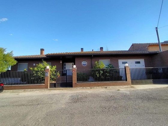 Foto 1 de Casa en venta en Almenar de 4 habitaciones con piscina y garaje