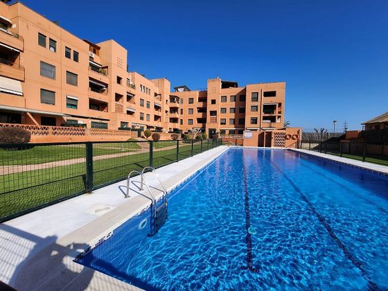 Foto 1 de Piso en venta en Coma-Ruga de 3 habitaciones con terraza y piscina