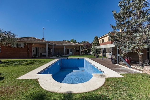 Foto 2 de Venta de chalet en Roca del Vallès, la de 4 habitaciones con terraza y piscina
