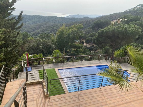 Foto 1 de Chalet en venta en Canyelles - Montgoda de 4 habitaciones con terraza y piscina