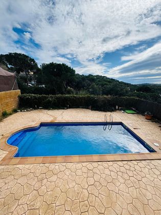 Foto 1 de Chalet en venta en Urbanitzacions de 4 habitaciones con terraza y piscina