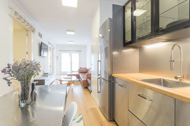 Foto 1 de Alquiler de piso en El Putxet i el Farró de 2 habitaciones con muebles y aire acondicionado