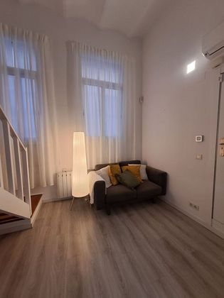 Foto 2 de Dúplex en venda a El Poble Sec - Parc de Montjuïc de 2 habitacions amb aire acondicionat i calefacció
