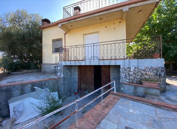 Foto 2 de Venta de chalet en Castellbell i el Vilar de 4 habitaciones con terraza y piscina