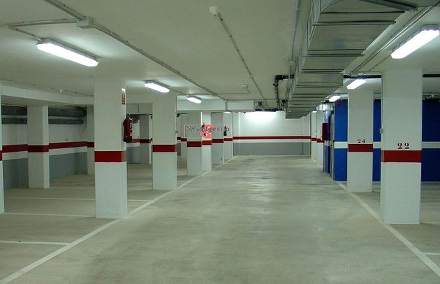 Foto 1 de Alquiler de garaje en Avinguda Catalunya de 27 m²