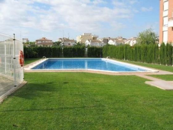Foto 2 de Venta de piso en Prat de Cunit de 1 habitación con terraza y piscina