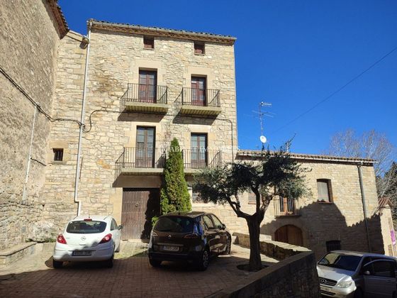 Foto 1 de Casa en venda a plaza De Dalt de 8 habitacions amb balcó