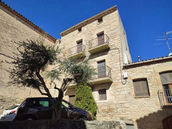Foto 2 de Casa en venda a plaza De Dalt de 8 habitacions amb balcó