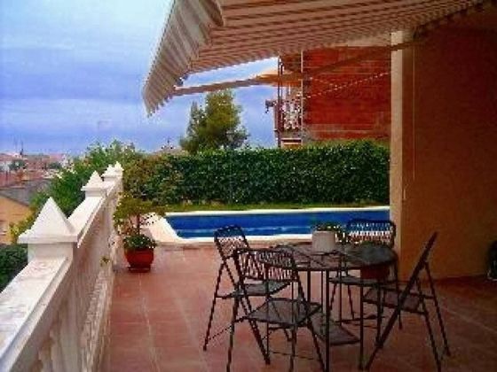 Foto 1 de Xalet en venda a Segur de Calafell de 4 habitacions amb terrassa i piscina