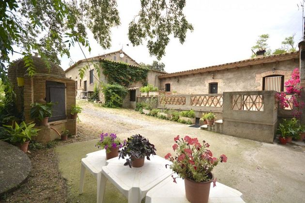 Foto 2 de Casa rural en venda a Borrassà de 6 habitacions amb terrassa i jardí
