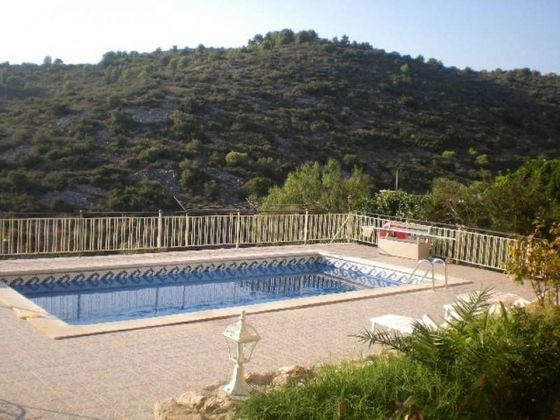 Foto 2 de Chalet en venta en Les Brises de Calafell - Segur de Dalt de 5 habitaciones con terraza y piscina