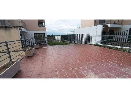 Foto 2 de Piso en venta en calle Valencia de 3 habitaciones con terraza y piscina
