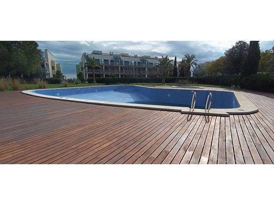 Foto 2 de Piso en venta en calle Valencia de 2 habitaciones con terraza y piscina